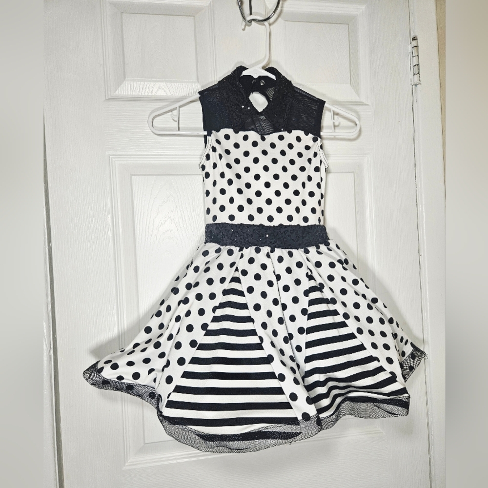 Weissman White And Black Sequin Dance Costume, Sz IC 7/8